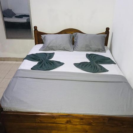 Sun Rise Hostel Negombo Exterior foto