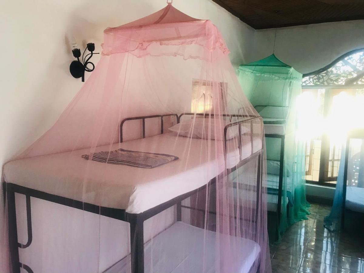 Sun Rise Hostel Negombo Exterior foto