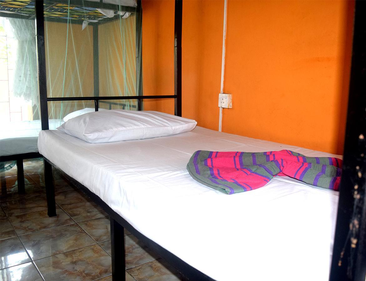 Sun Rise Hostel Negombo Exterior foto