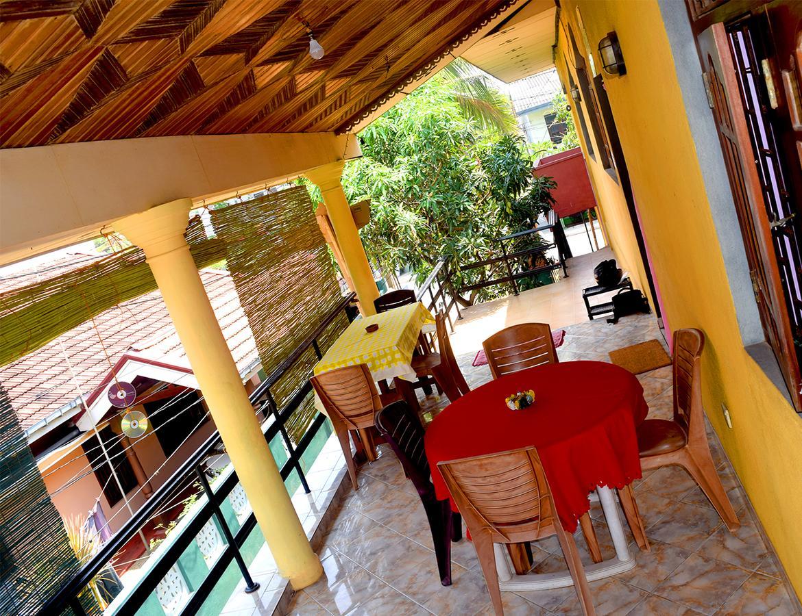 Sun Rise Hostel Negombo Exterior foto