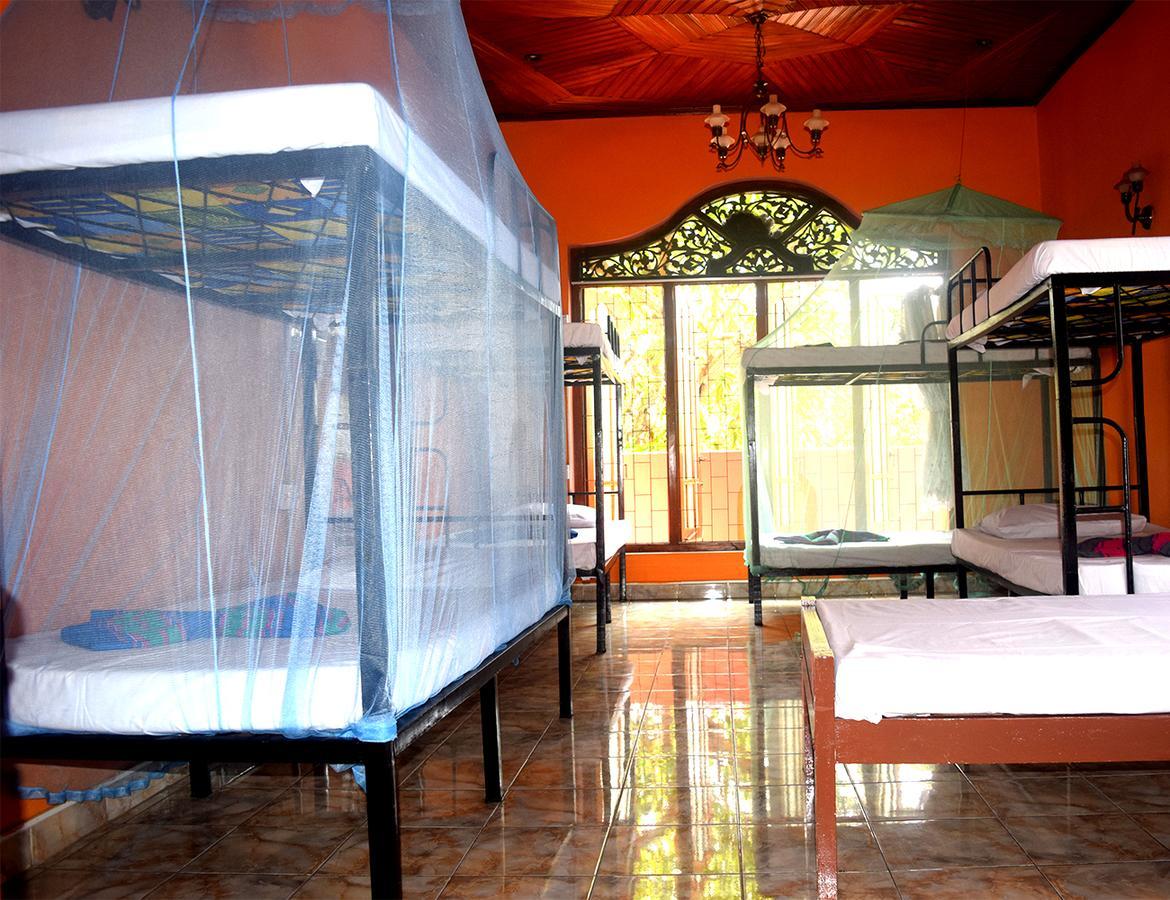 Sun Rise Hostel Negombo Exterior foto