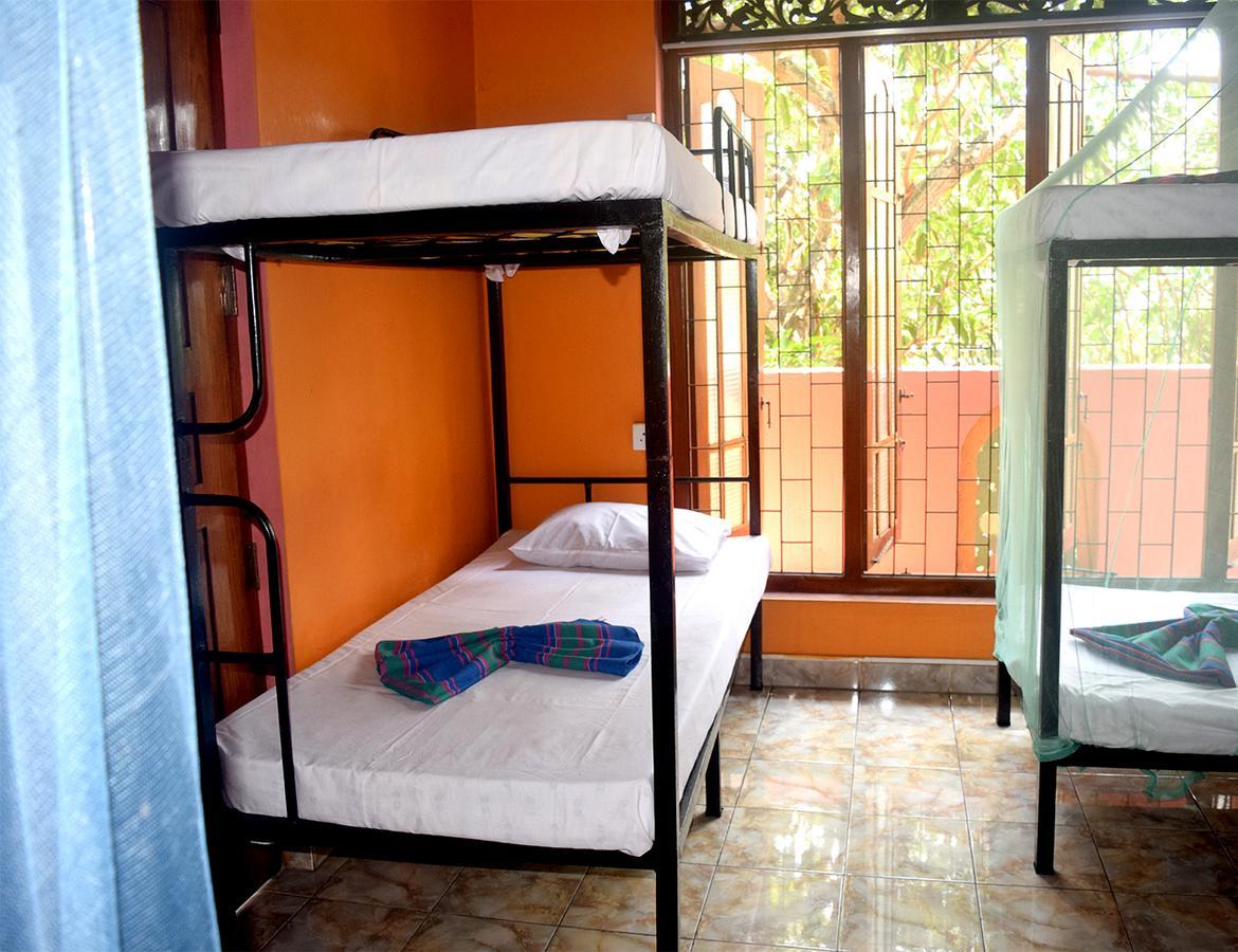 Sun Rise Hostel Negombo Exterior foto